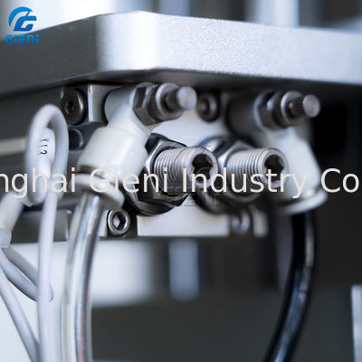 เครื่องบรรจุลิปกลอสความหนืดเครื่องสำอาง Servo Motor Driven Lifting