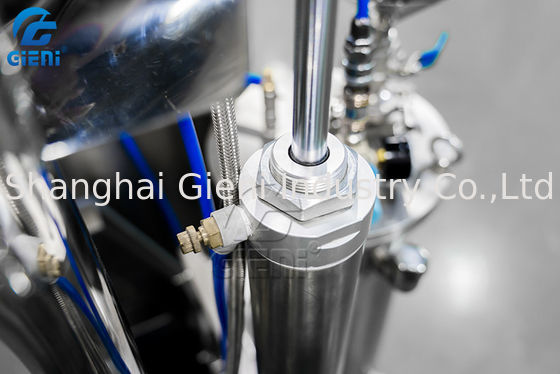 เครื่องผสมผงเครื่องสำอาง 50L ความเร็วสูงพร้อมอุปกรณ์พ่นน้ำมัน