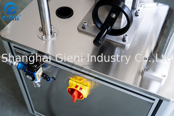 900pcs / H เครื่องบรรจุเครื่องสำอางกึ่งอัตโนมัติ Screw Feeding